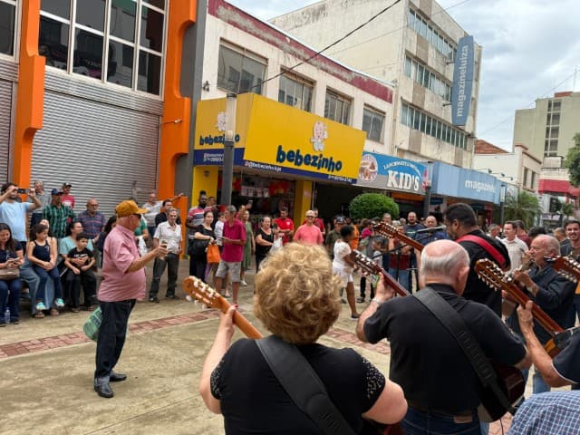 CULTURA REALIZA MAIS UMA EDIÇÃO DO CENTRÔ NO CALÇADÃO DE PRUDENTE, NESTE SÁBADO